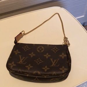 Louis Vuitton Mini Pochette
